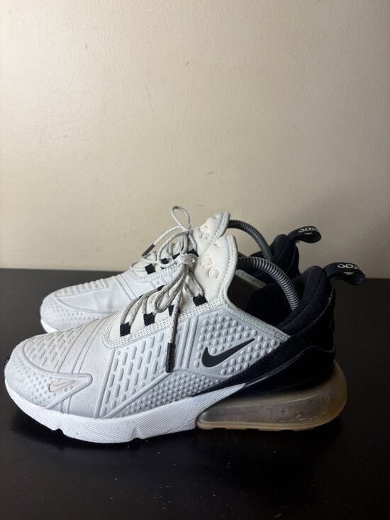 Nike Shoes - Nike Air Max 270 Women’s Sneakers Shoes Size 10